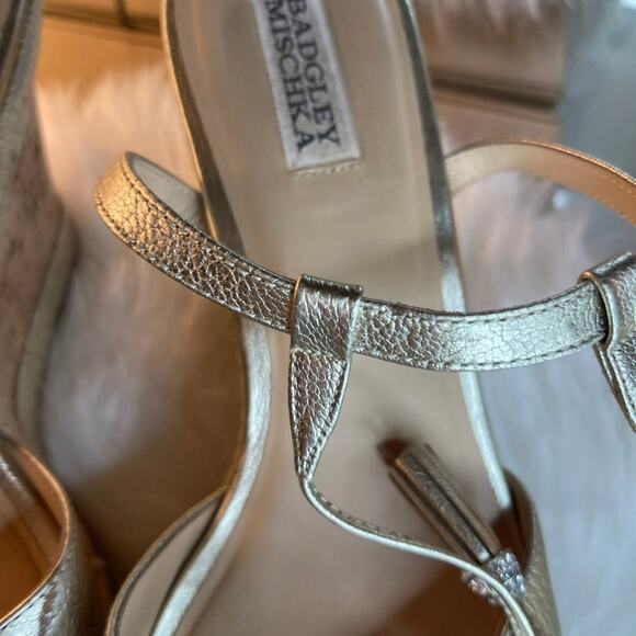 Badgley Mischka metallic gold wedge sandals sz 10 - Picture 7 of 16